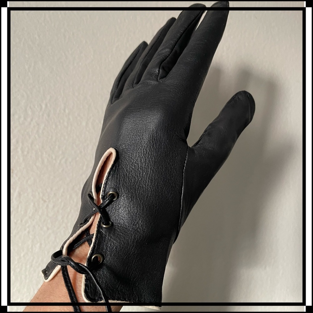 Vintage 1990’s kid leather, tie detail w cream pipping women’s gloves